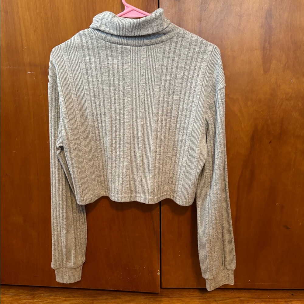 Light Gray Ribbed Knit Top - Picture 5 of 5